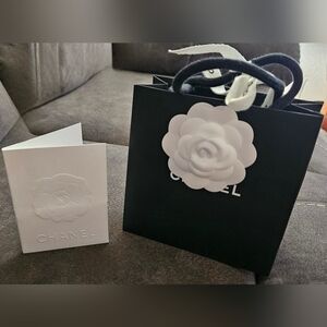 NEW Black CHANEL Gift Shopping Bag Set White Camellia Flower Ribbon Card Holder